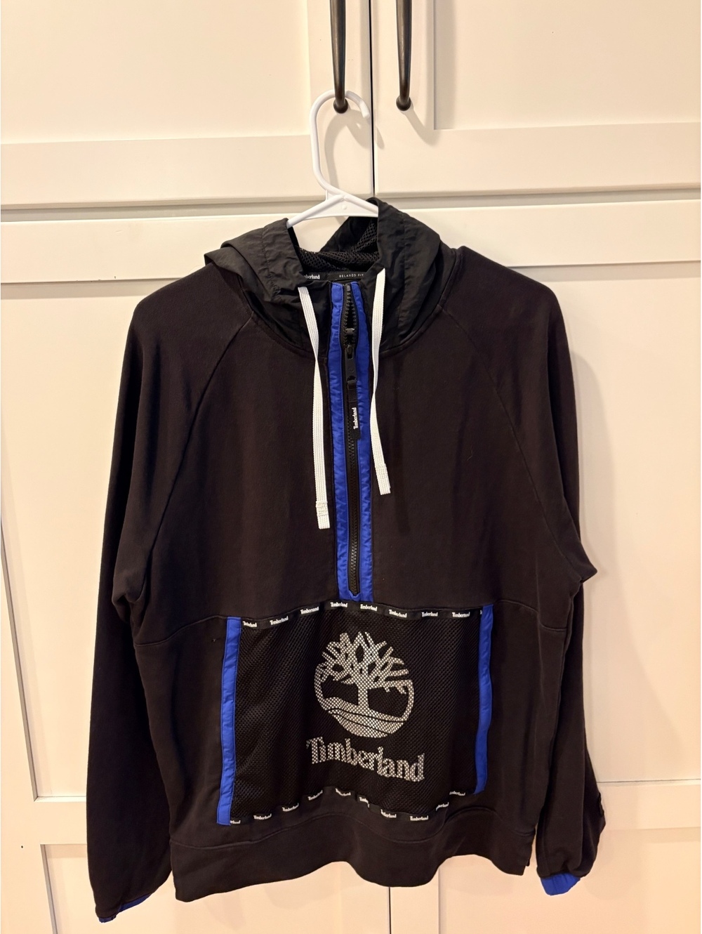 Timberland Relaxed Fit Black Pullover Hoodie with Blue Accents